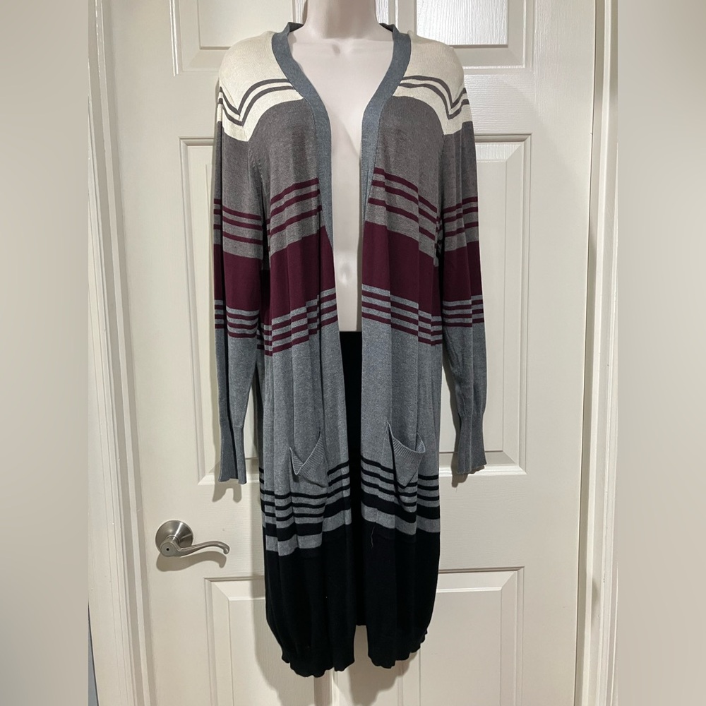Joseph A. Woman size 1X Long open cardigan